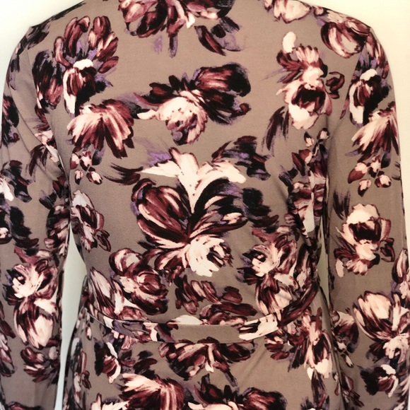 Simply Vera Wang Wrap Dress - Picture 10 of 12